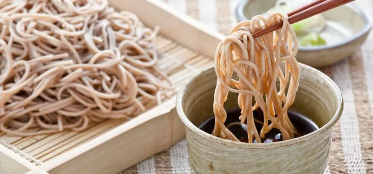 자루 소바 – 담그는 소스에 차가운 면